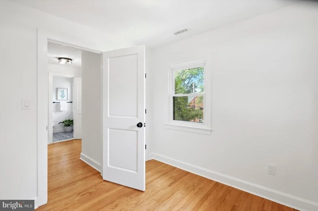 Photo of 9424 COLESVILLE ROAD