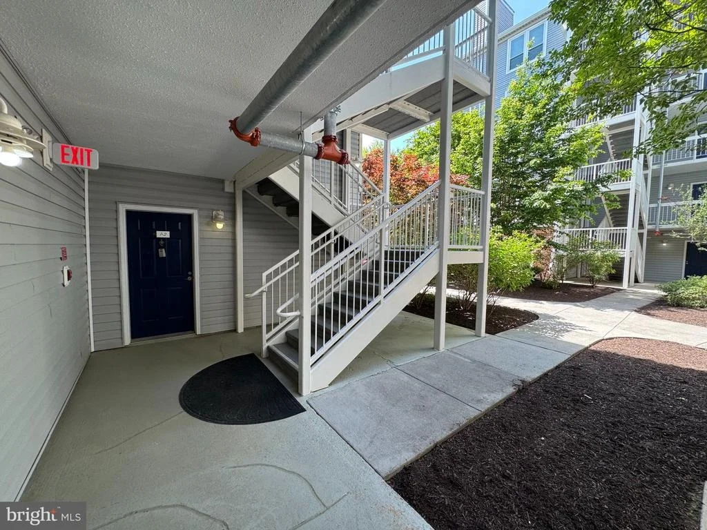 Photo of Unit 4A2 at 3176 SUMMIT SQUARE DRIVE