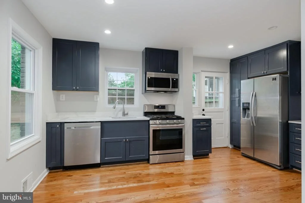 Photo of 5933 WILLIAMSBURG ROAD
