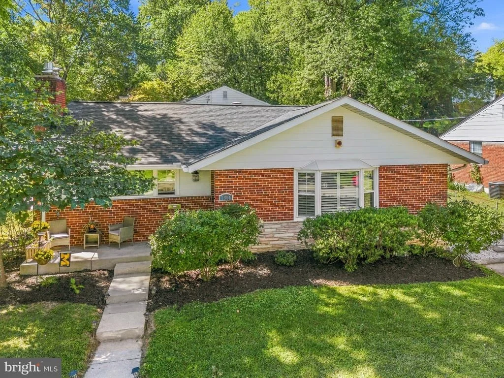 Photo of 1600 FLORA LANE
