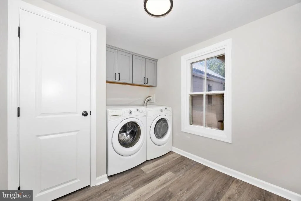 Photo of 246 E 7TH STREET