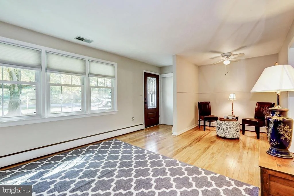 Photo of 18112 MUNCASTER ROAD