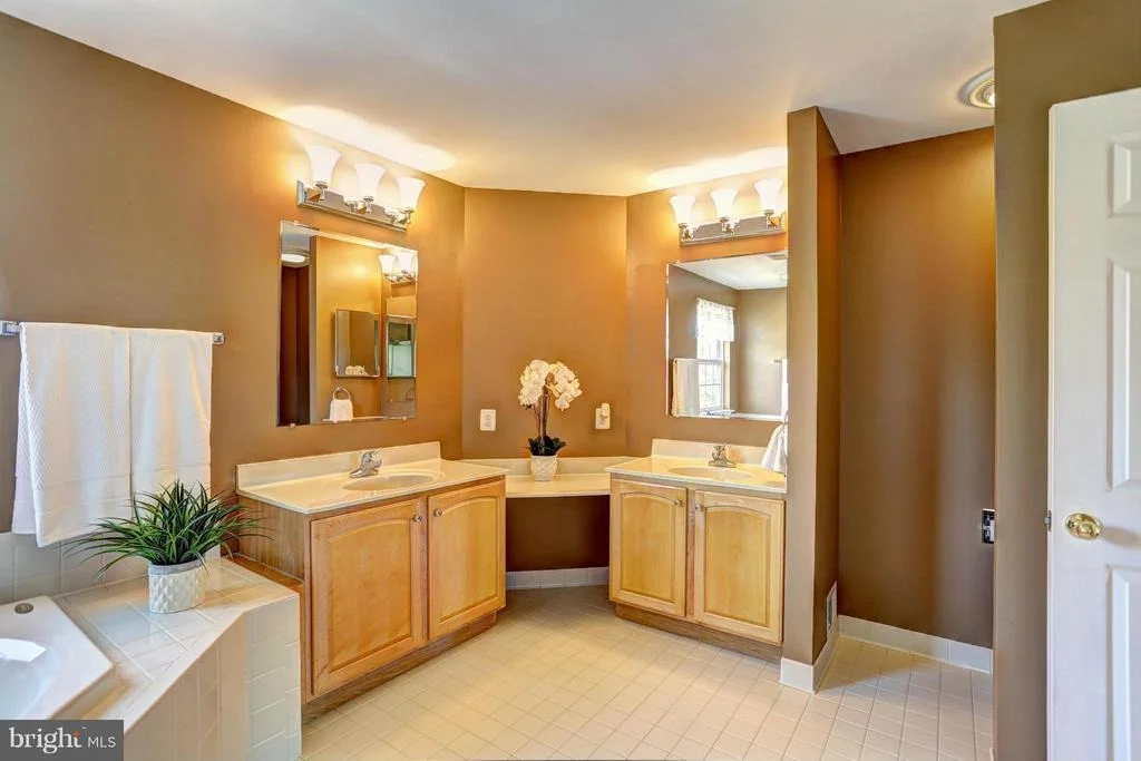 Photo of 5002 SAINT SIMON COURT