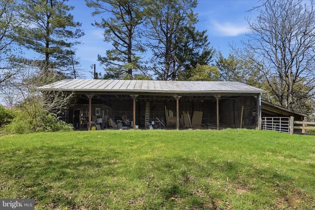 Photo of 2517 FIVE POINTS ROAD