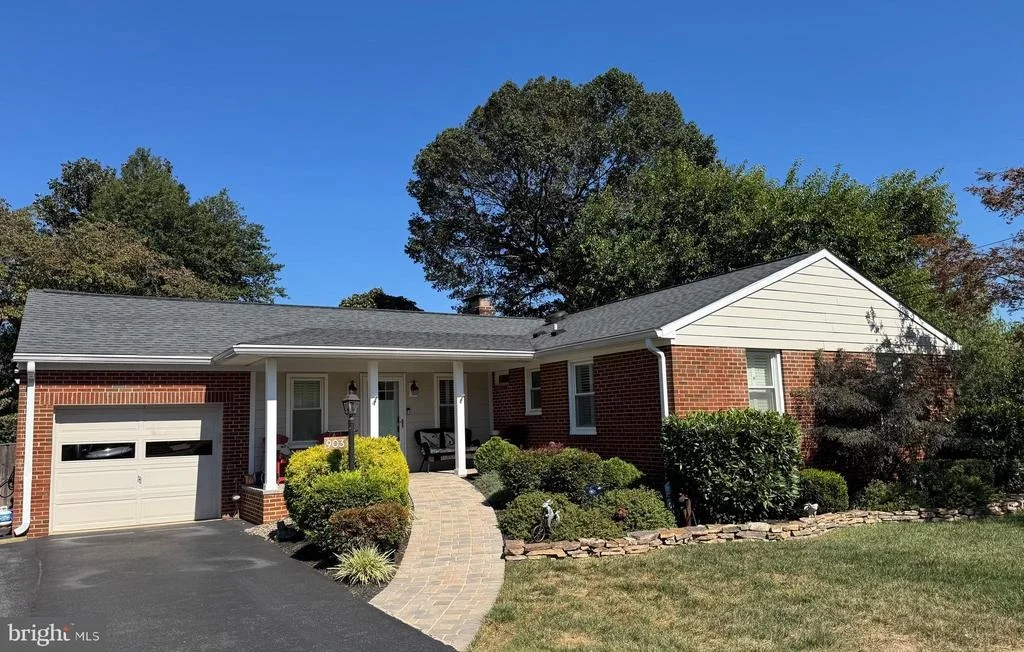 Photo of 903 MERCER PLACE