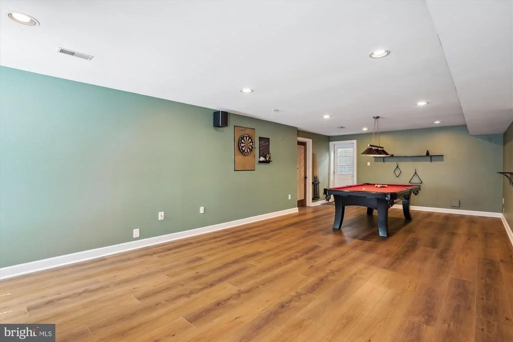 Photo of 302 TSCHIFFELY SQUARE ROAD