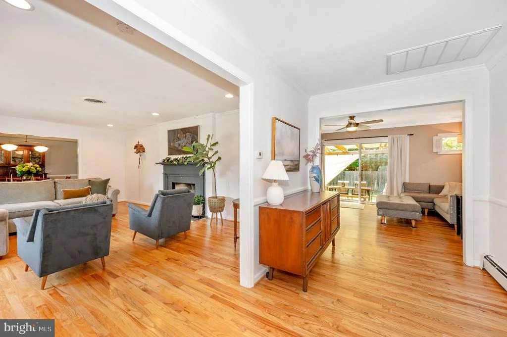 Photo of 201 CRESTVIEW COURT