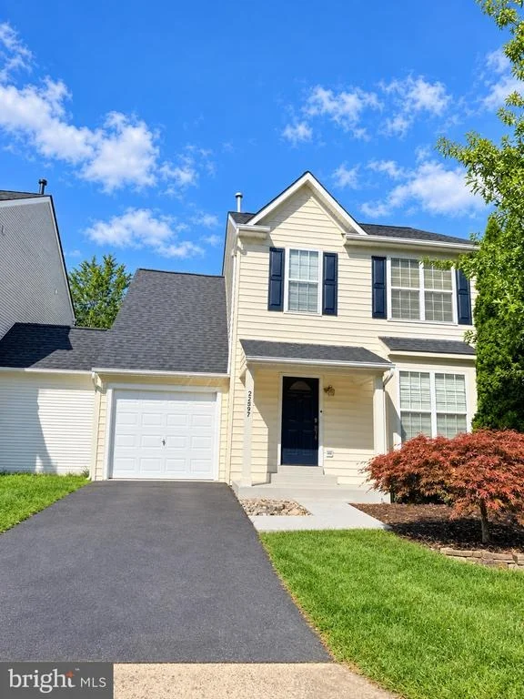 Photo of 22597 MAISON CARREE SQUARE