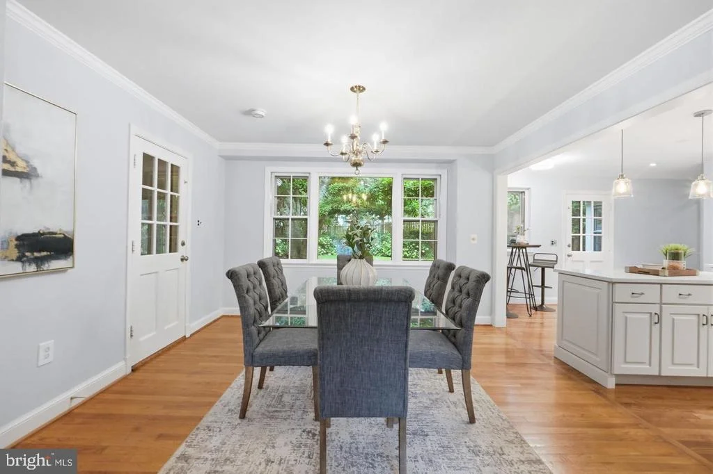 Photo of 5910 OVERLEA ROAD
