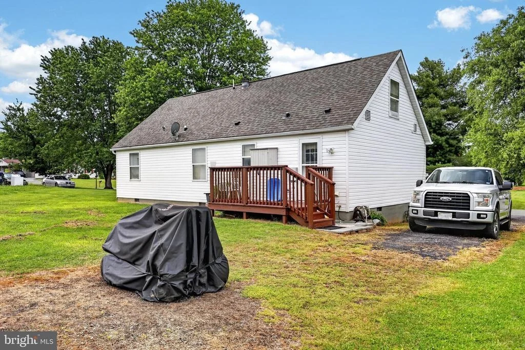 Photo of 5821 ROBIN STREET