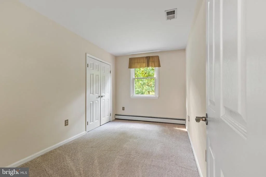 Photo of 6907 CLIFTON ROAD