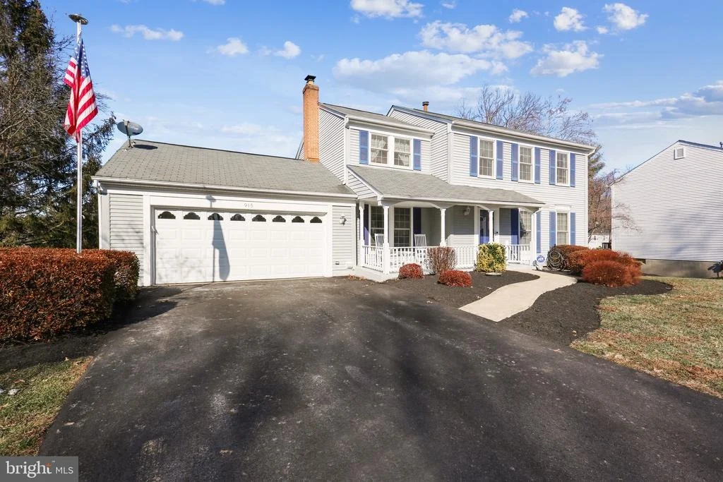 Photo of 915 POINTER RIDGE DRIVE