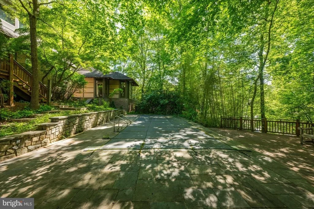 Photo of 7575 POTOMAC FALL ROAD