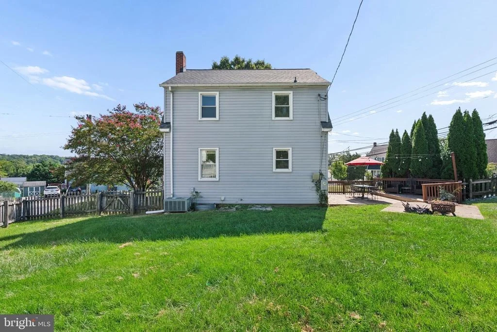 Photo of 5572 OAKLAND ROAD