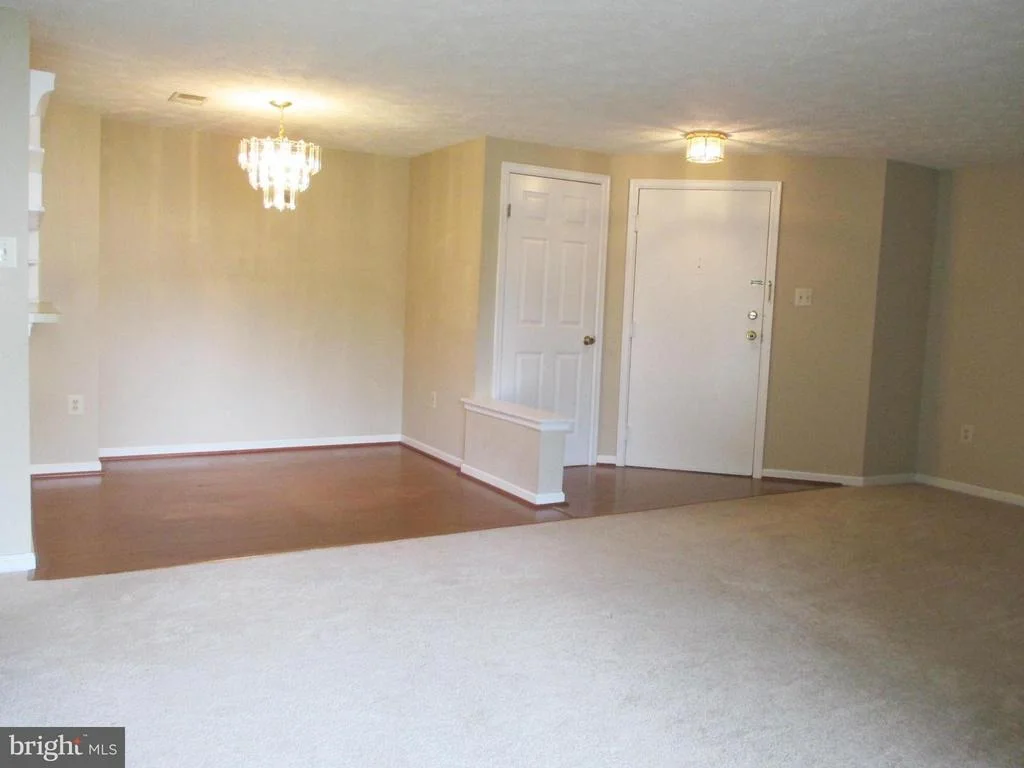 Photo of Unit G at 810 STRATFORD WAY