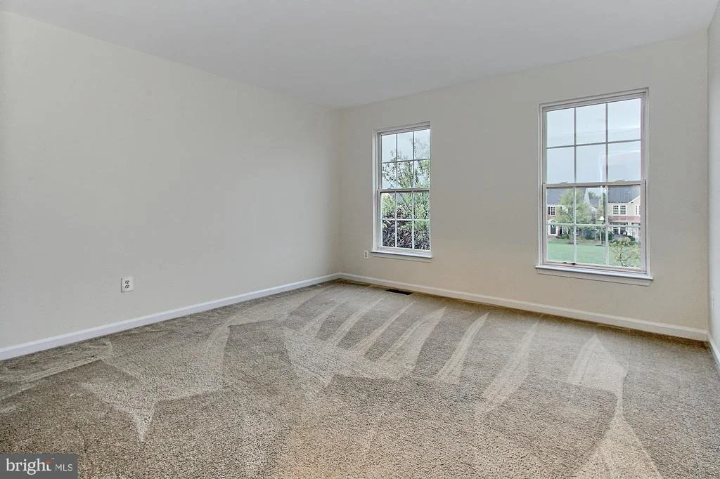 Photo of 6715 SELBOURNE LANE
