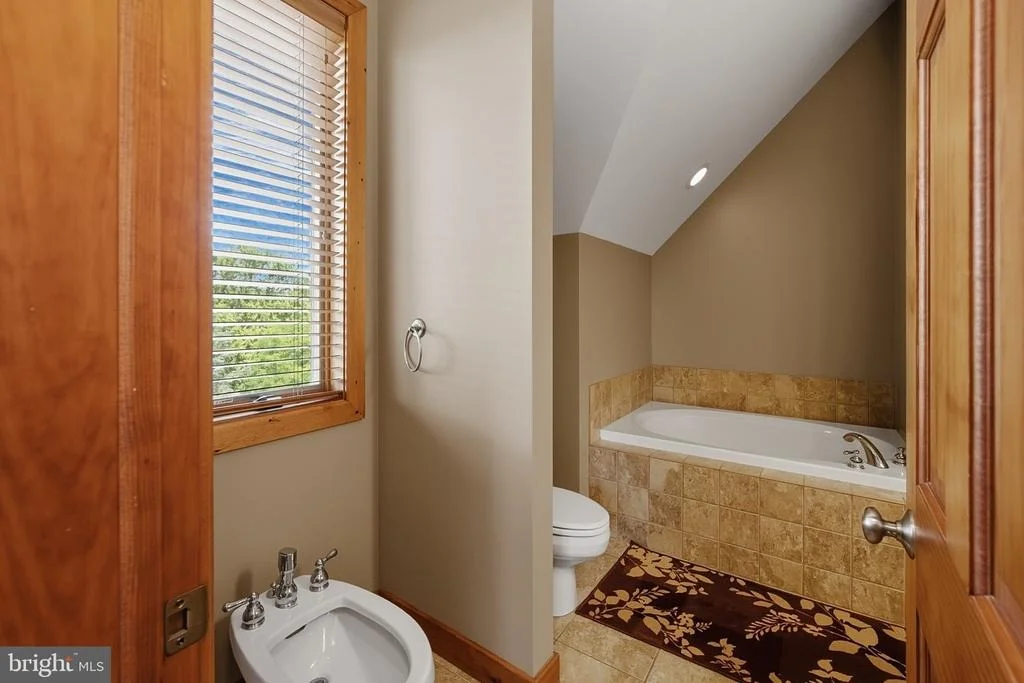 Photo of 250 LAKE POINTE DRIVE