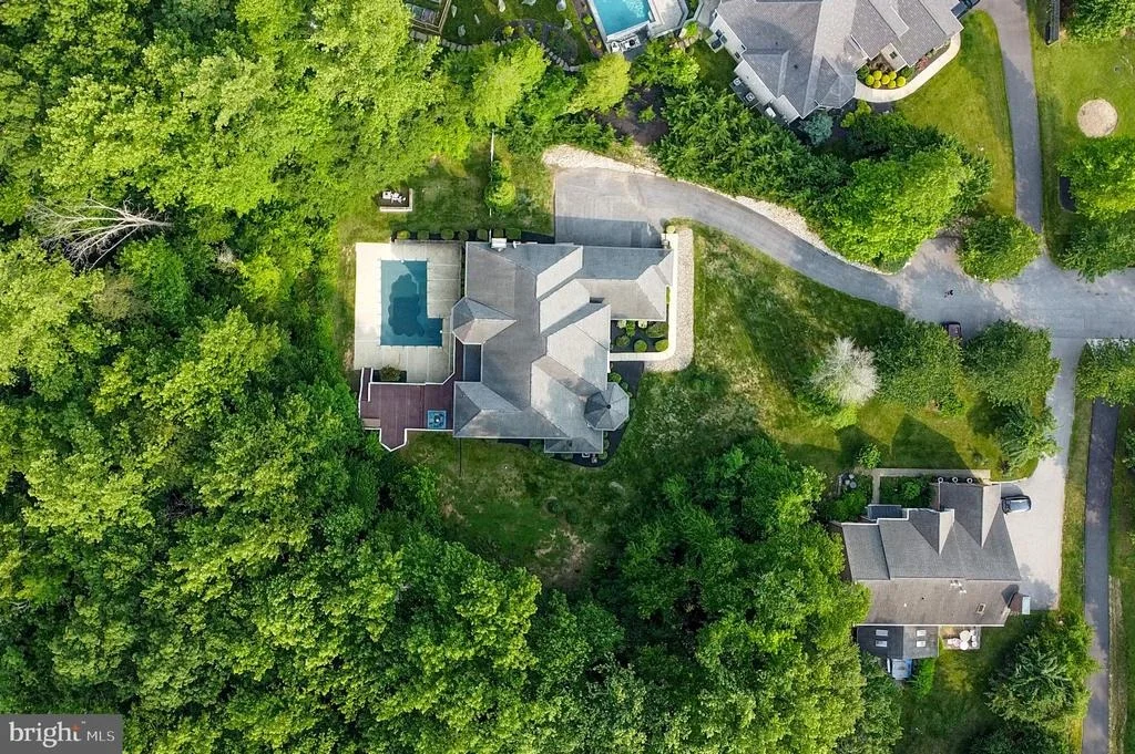 Photo of 1002 COVINGTON WAY
