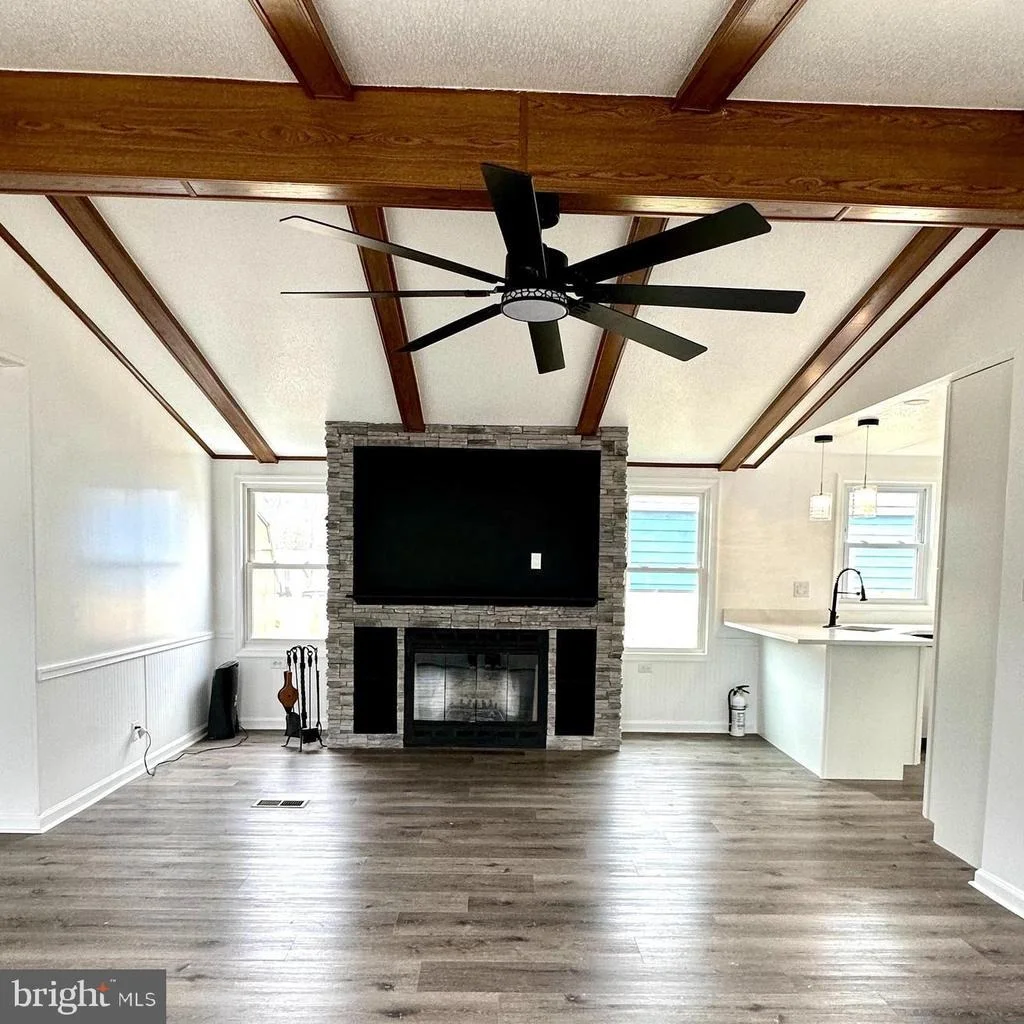 Photo of 606 RED OAK DRIVE