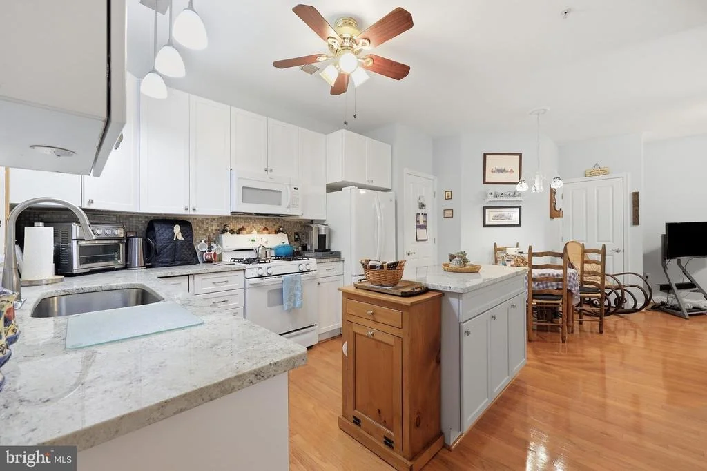 Photo of Unit 304 at 2500 WATERSIDE DRIVE
