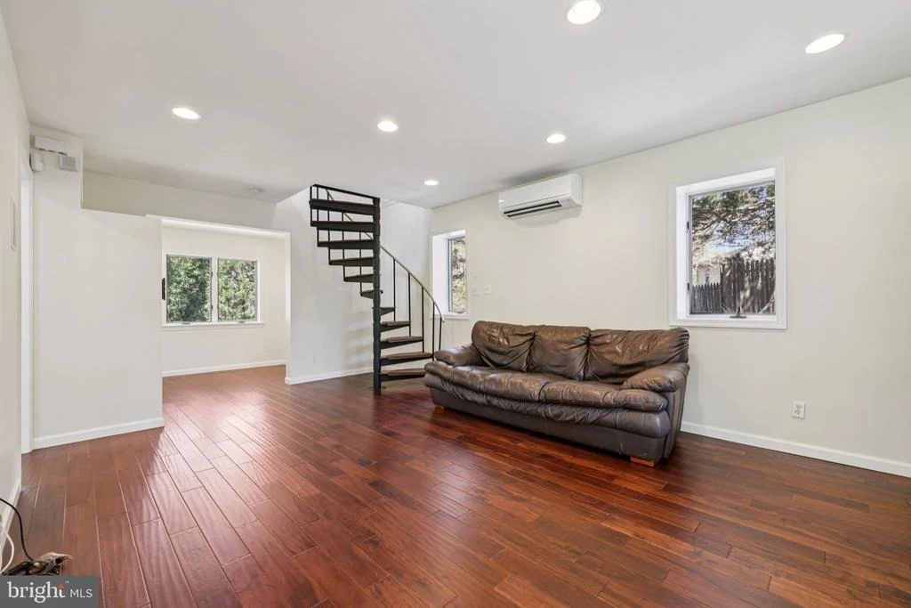 Photo of 2921 DUVALL ROAD