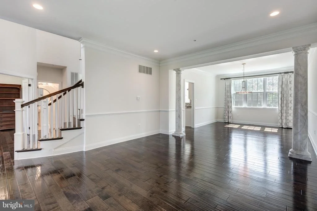 Photo of 14307 OAK MEADOW ROAD