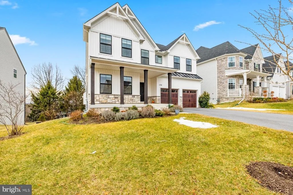 Photo of 2758 HILLFIELD DRIVE