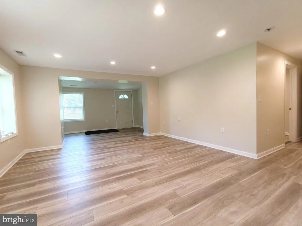 Photo of 6066 SHADY SIDE ROAD