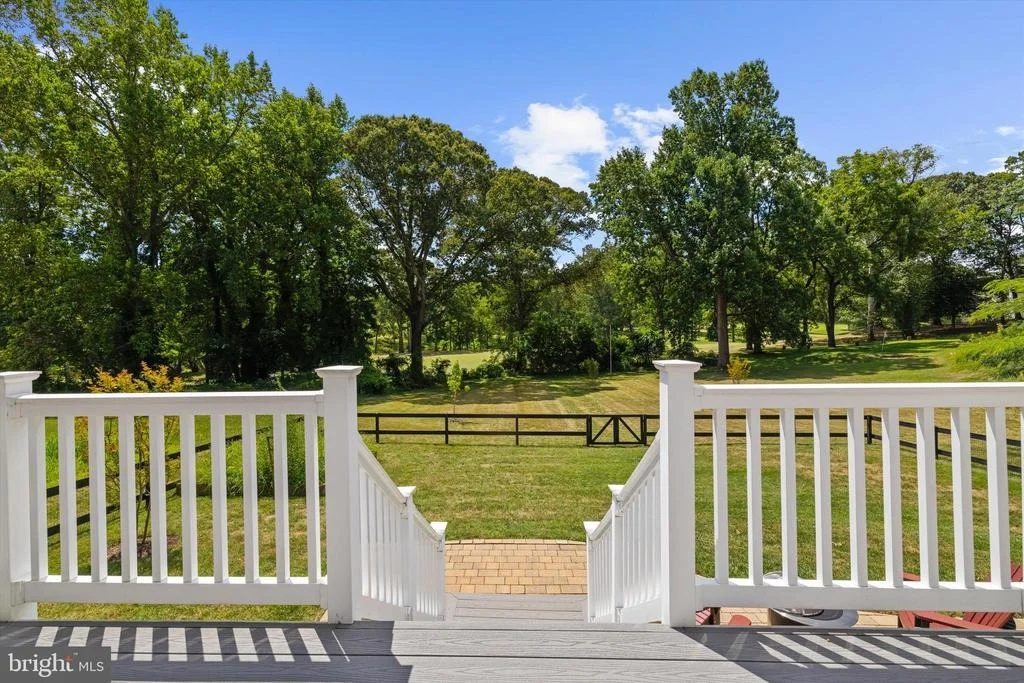 Photo of 527 BAY HILLS DRIVE
