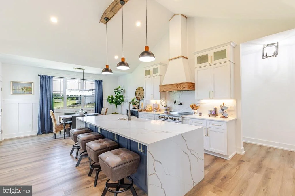 Photo of 23851 LANDS END DRIVE