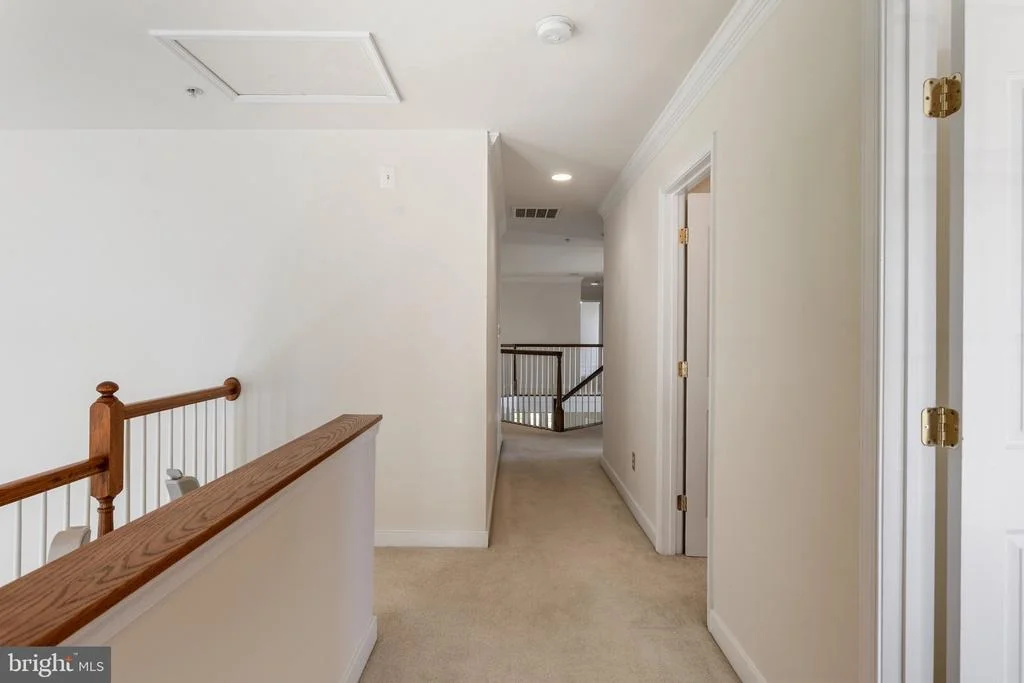 Photo of 915 ZENITH DRIVE