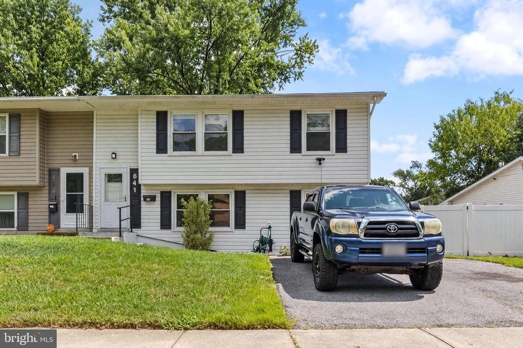 Photo of 641 CHAPELVIEW DRIVE