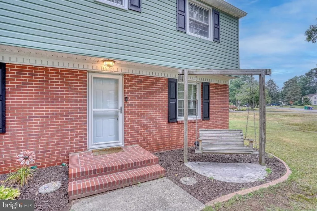 Photo of 103 S FAIRFIELD DRIVE