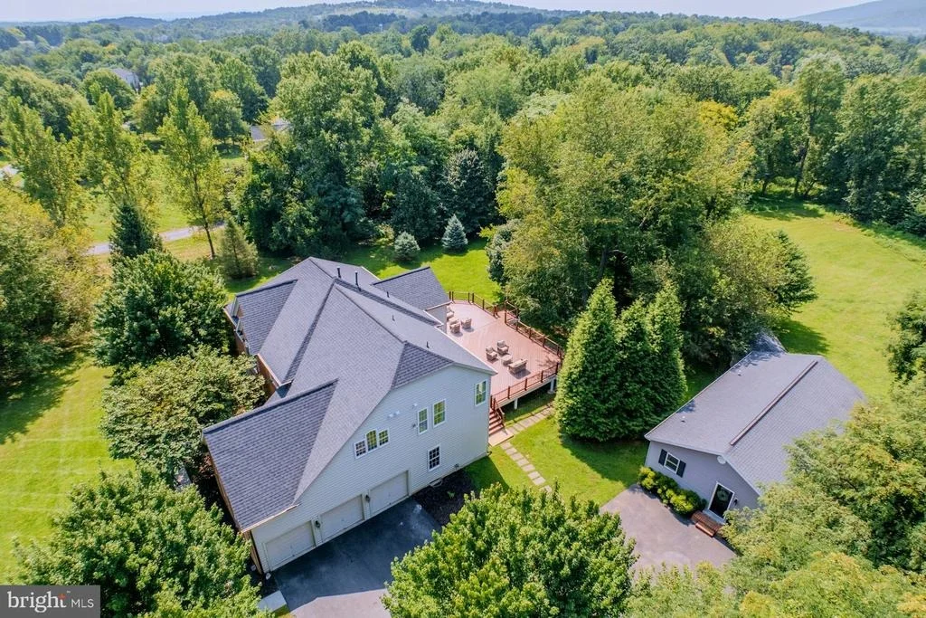 Photo of 17301 ROUNDMONT PLACE
