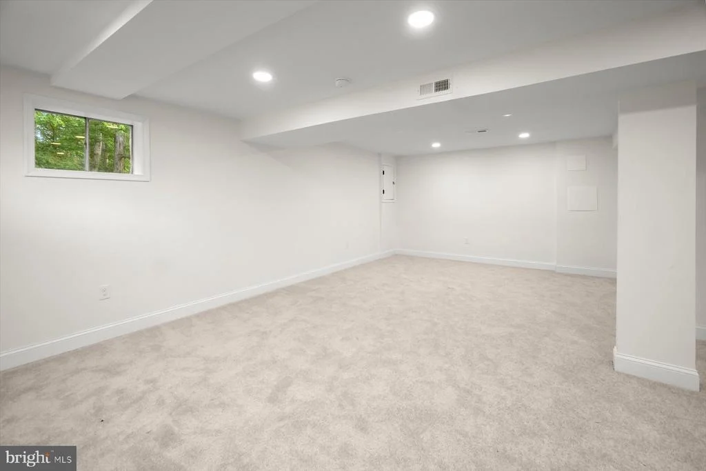 Photo of 5918 SOUTHGATE DRIVE