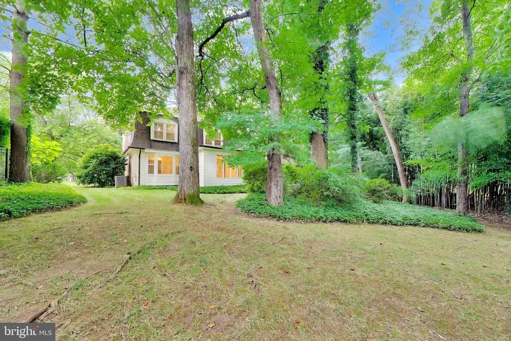 Photo of 9617 FALLS BRIDGE LANE