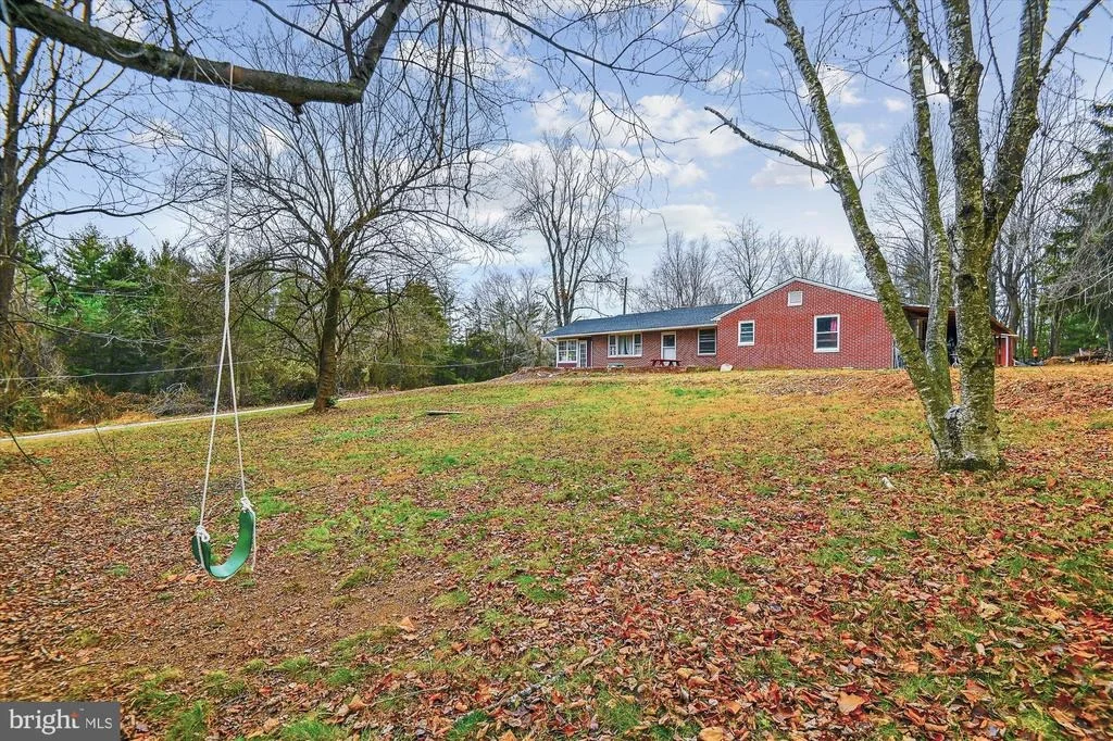 Photo of 307 CROWL ROAD