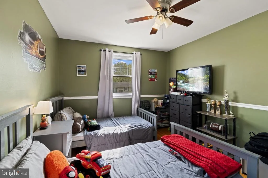 Photo of 111 E HEMMINGS WAY