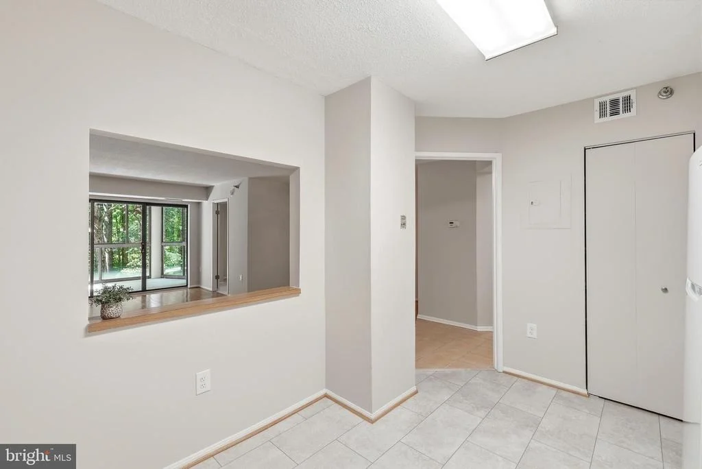 Photo of Unit 3524 at 15115 INTERLACHEN DRIVE