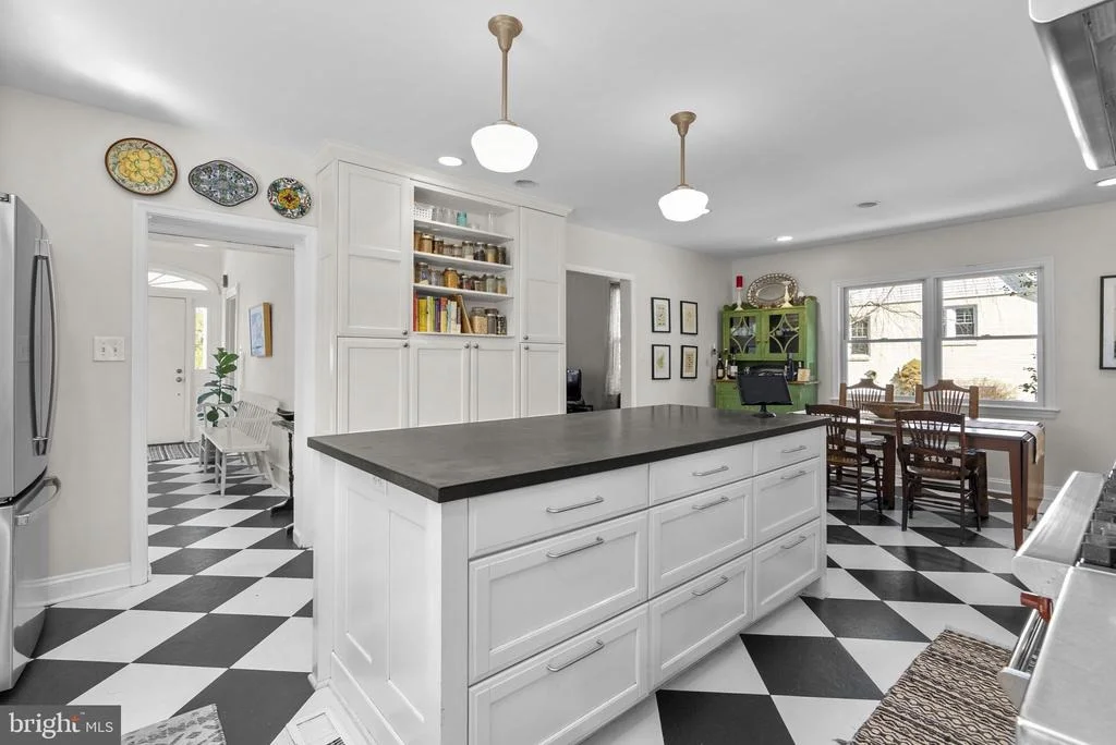 Photo of 212 DEARBORN AVENUE