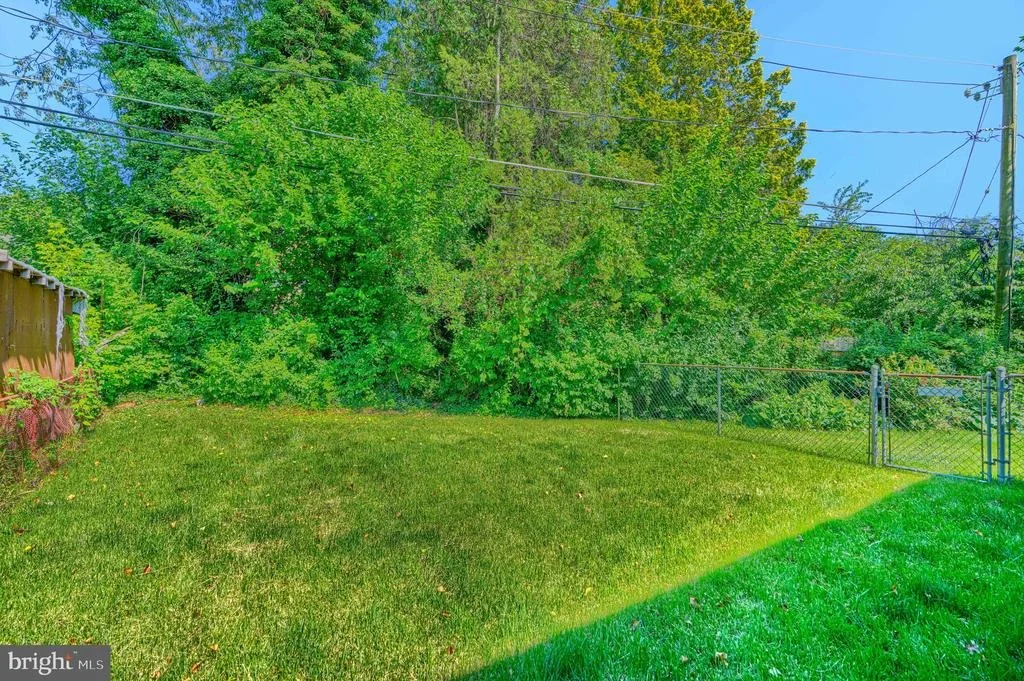 Photo of 6821 BARNETT ROAD