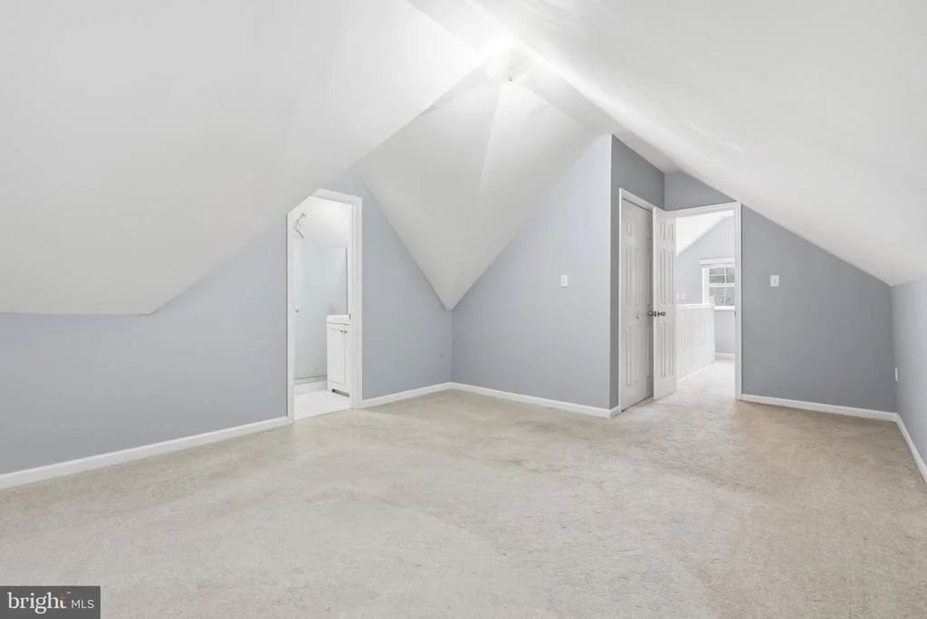 Photo of 6515 GATEWAY BOULEVARD