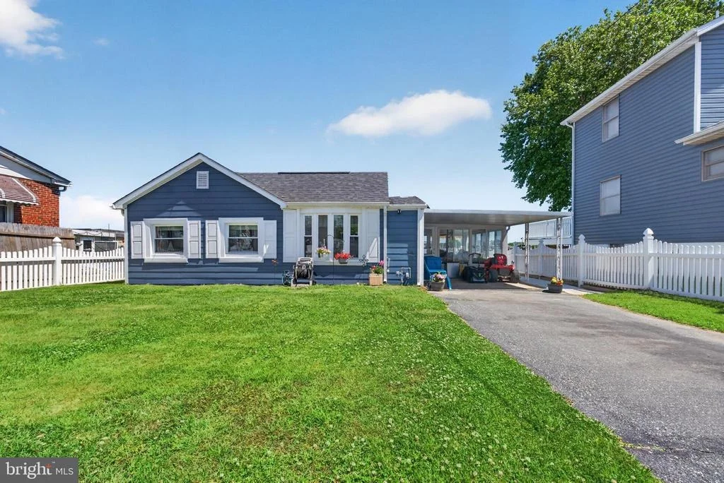 Photo of 6704 RIVER DRIVE ROAD