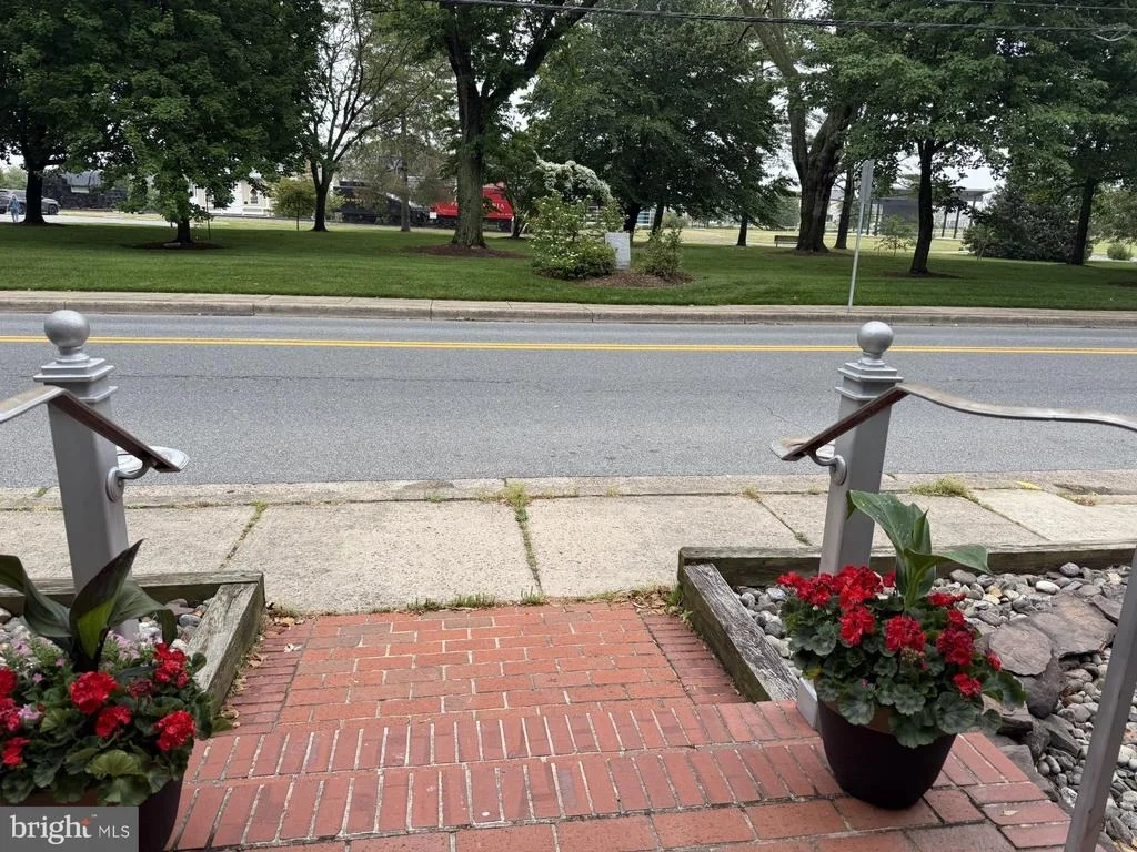 Photo of 606 KINGS HIGHWAY
