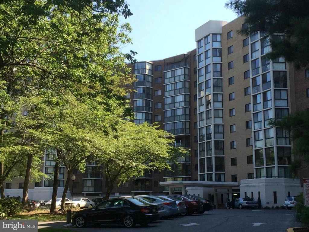 Photo of Unit 2802 at 15107 INTERLACHEN DRIVE