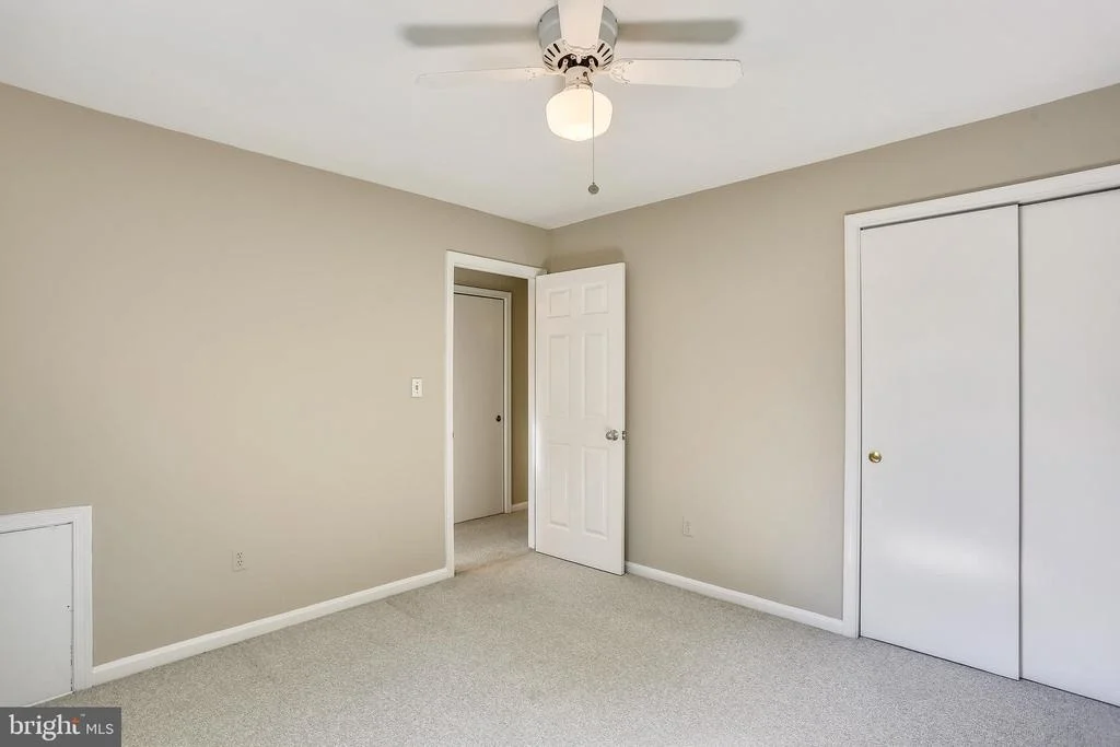 Photo of 19005 PLUMMER DRIVE