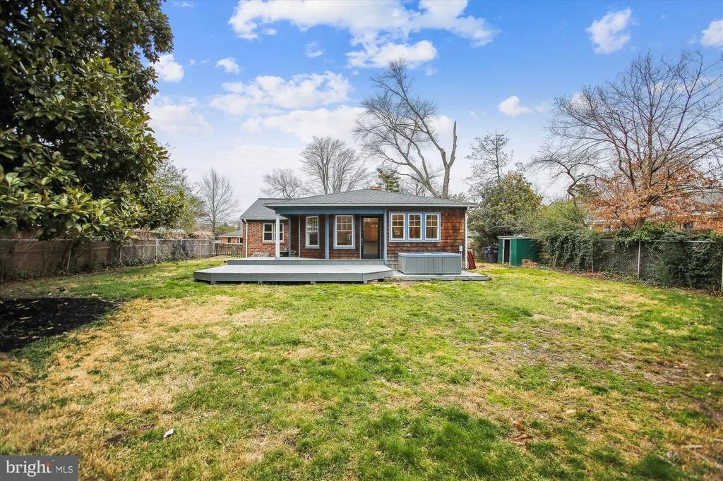 Photo of 7926 JACKSON ROAD