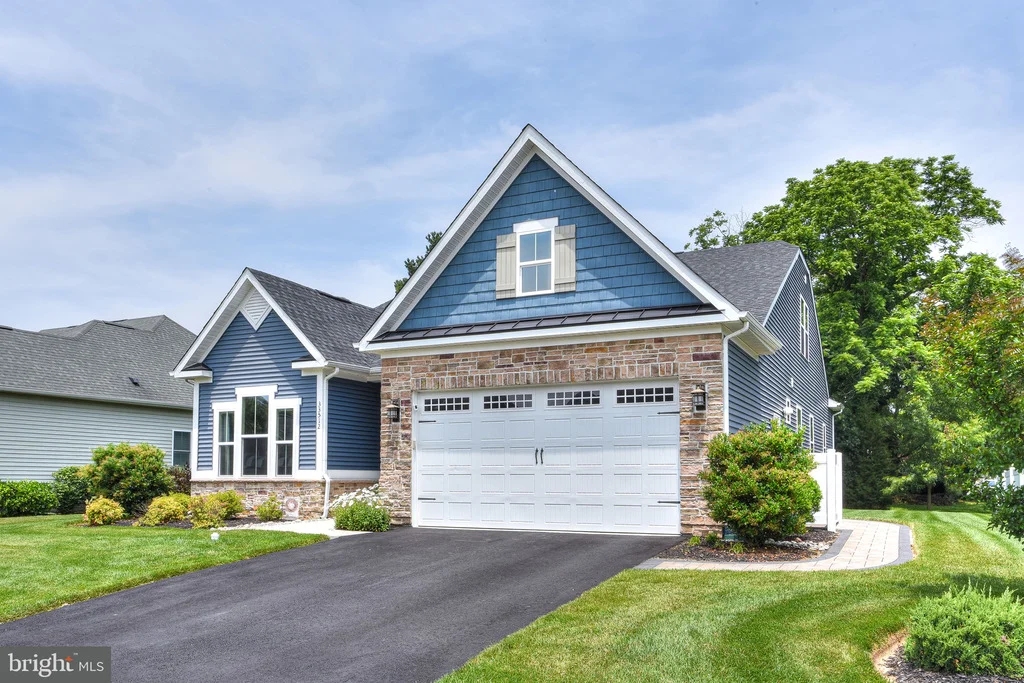 Photo of 33512 AUBURN DRIVE