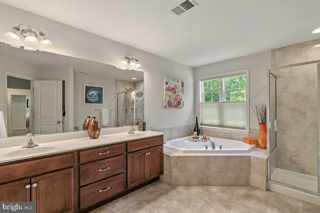 Photo of 305 GENESIS WAY