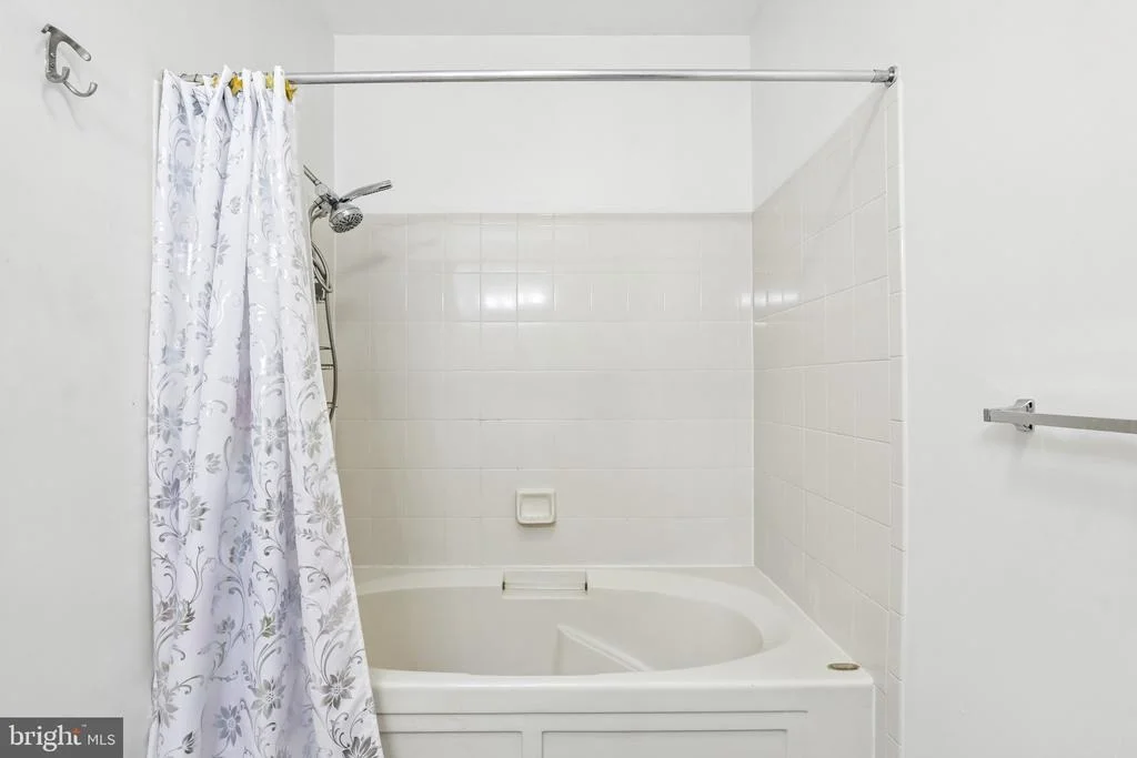 Photo of 121 KYLE WAY